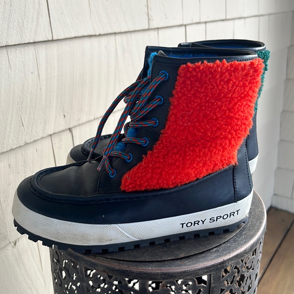 Beutiful, warm and cozy Tory Burch boots